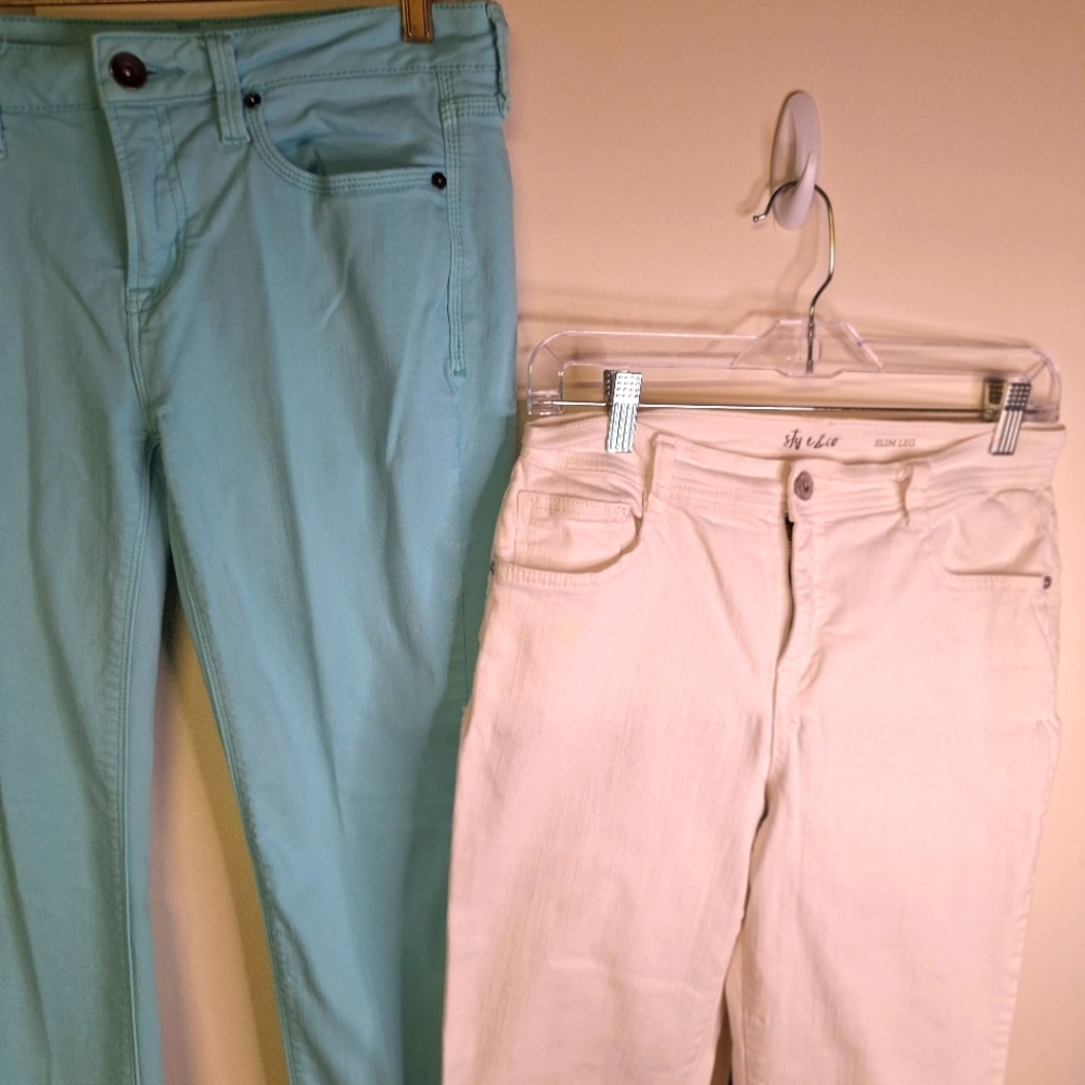 Two Pair of Slim Leg Jeans White/ Light Teal Size 6p